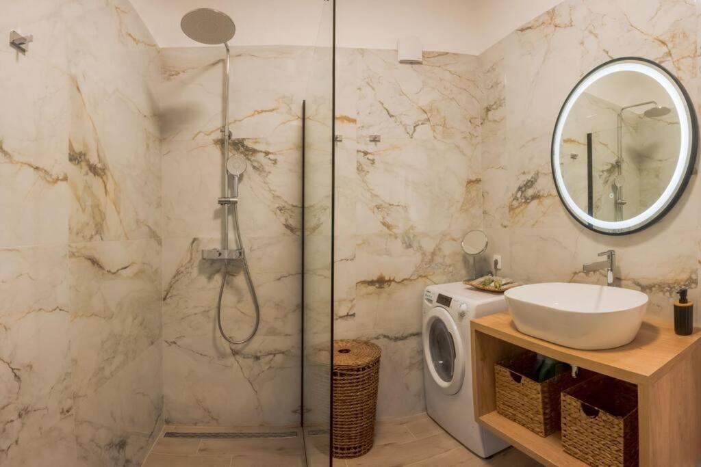 Luksuzni Apartman Ribica U Samom Centru Grada Split Exterior photo